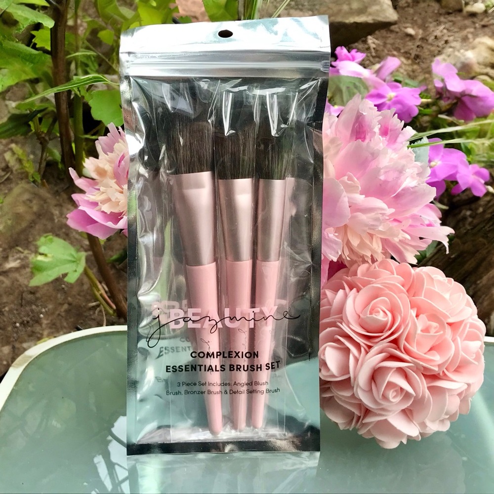 Jazmine Beauty Face Brush Set Bundle of 3 Makeup Brushes Powder Blush DETAIL NIP